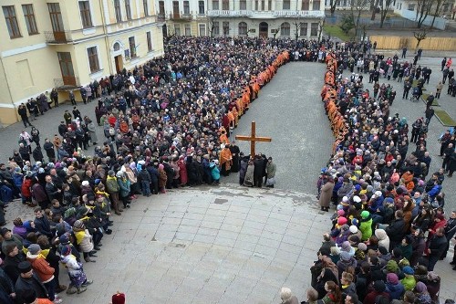 Вулицями Коломиї пройшла Хресна дорога (ФОТО,ВІДЕО)